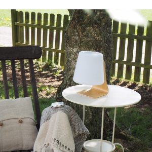 Mooni_table_lamp_outdoor