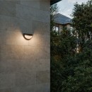 Philips 8721103105554 LED solárne vonkajšie nástenné svietidlo Swyn  | 4W integrovaný LED zdroj | 400lm | 2700K | čierna